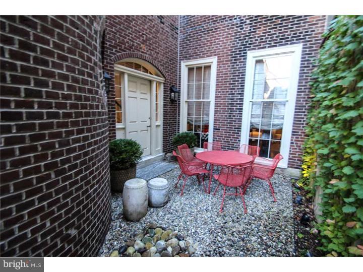 SOCIETY HILL - Residential