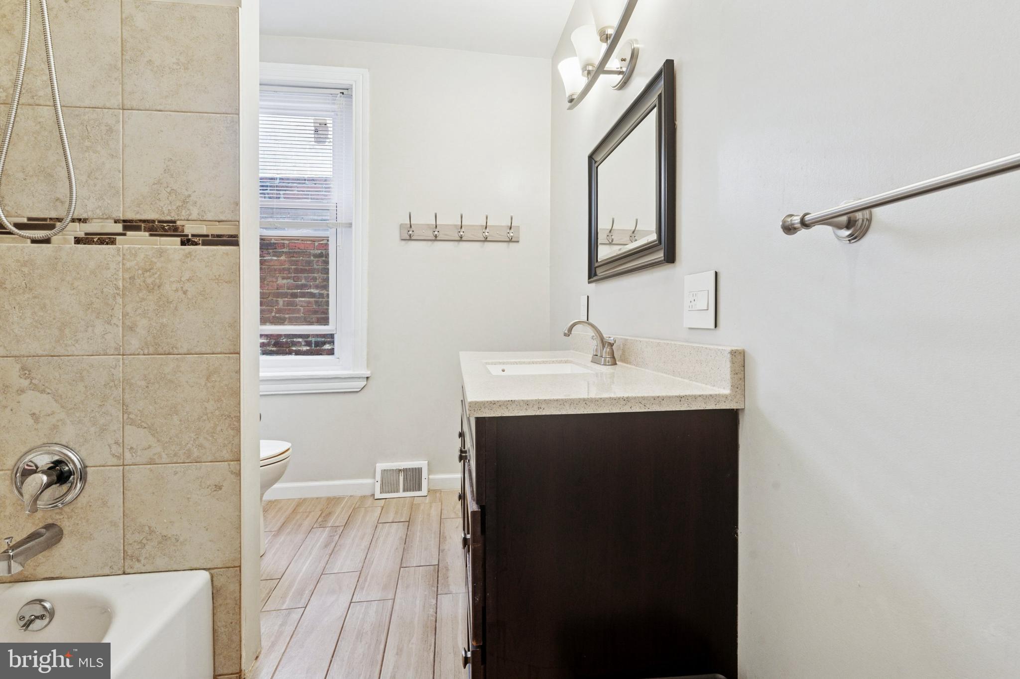 EAST FALLS - Residential