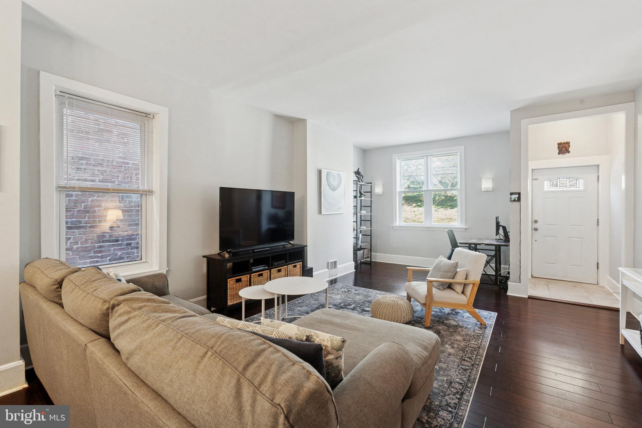 EAST FALLS - Residential