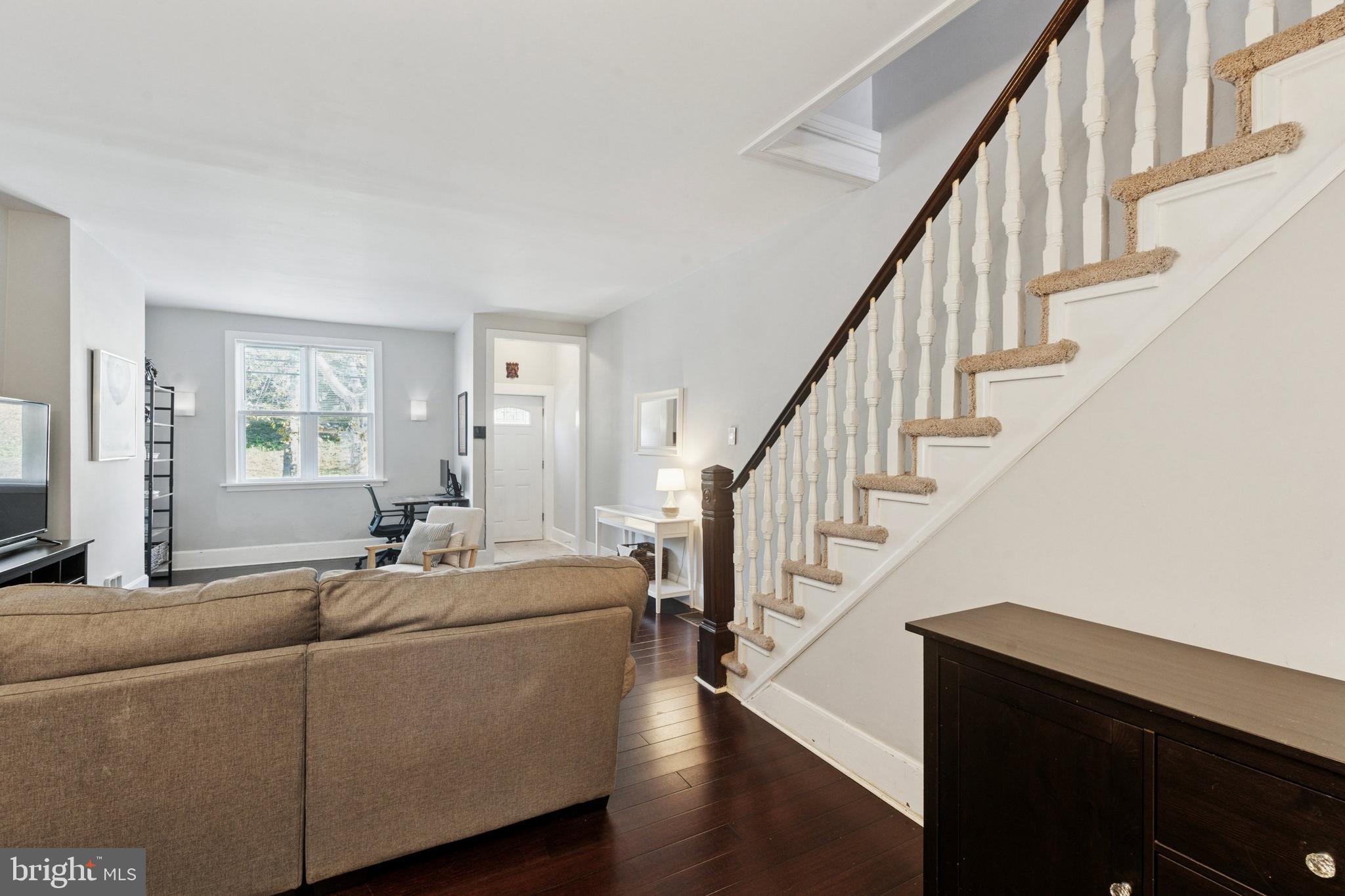 EAST FALLS - Residential