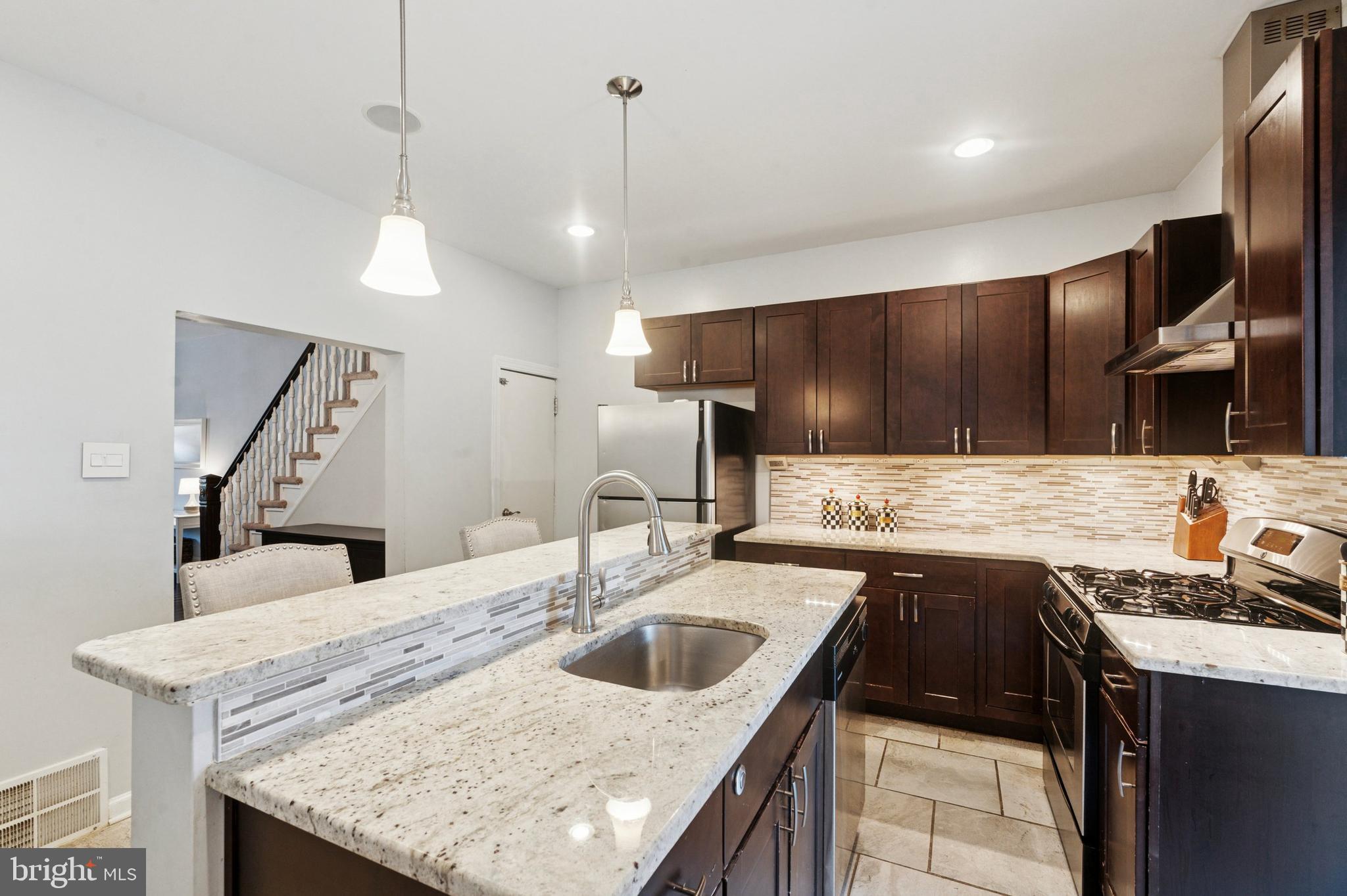 EAST FALLS - Residential