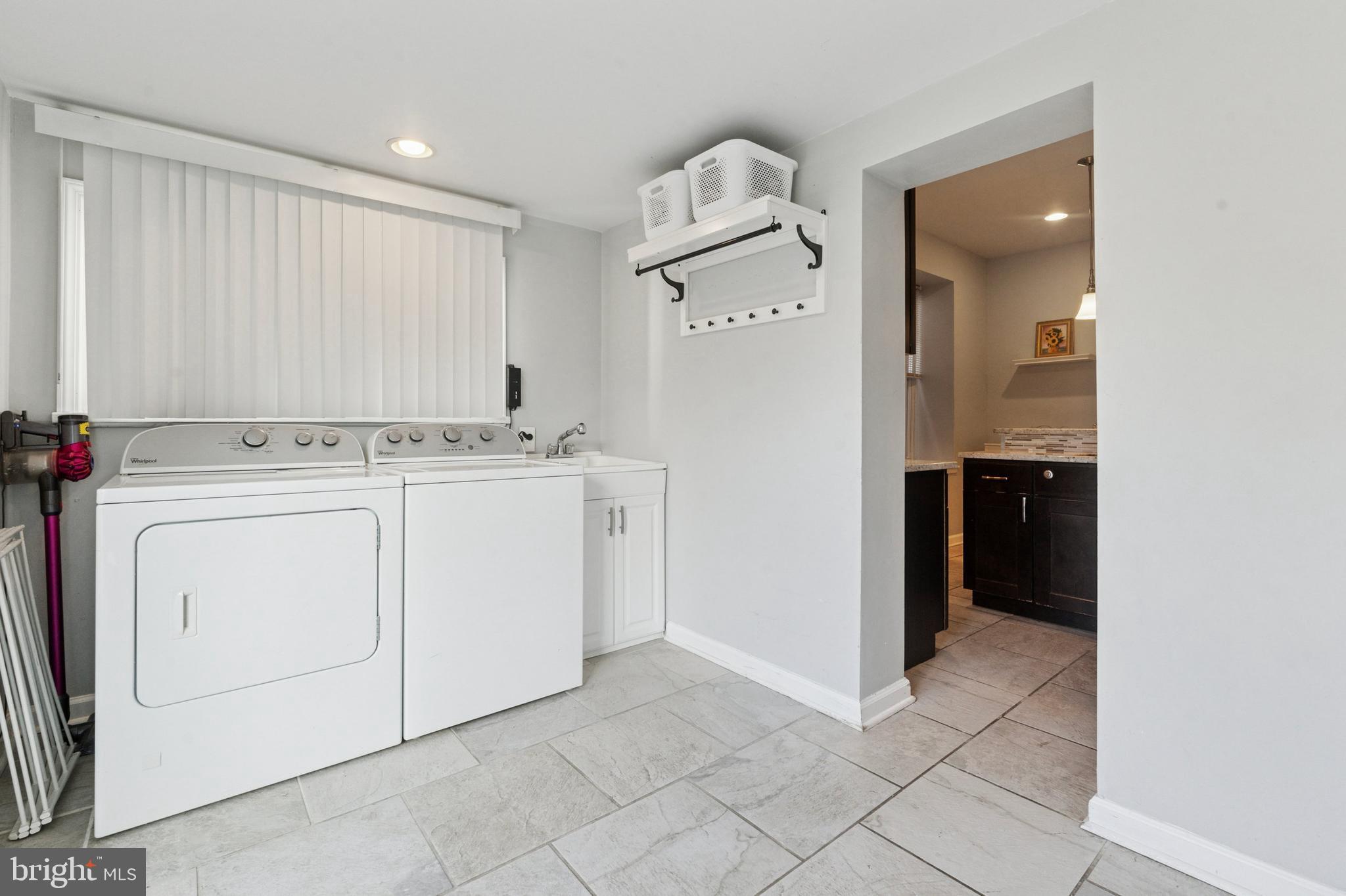 EAST FALLS - Residential