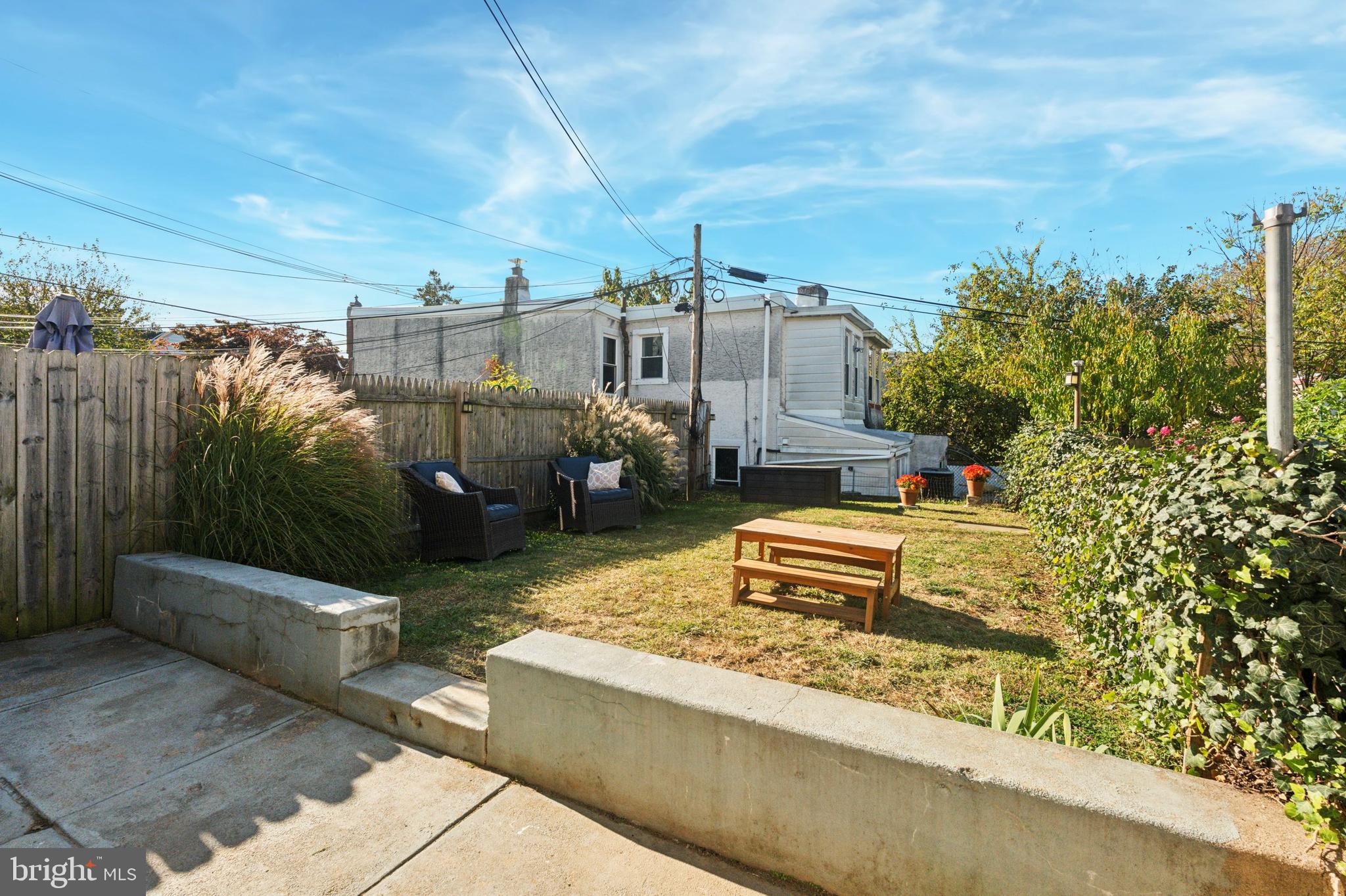 EAST FALLS - Residential