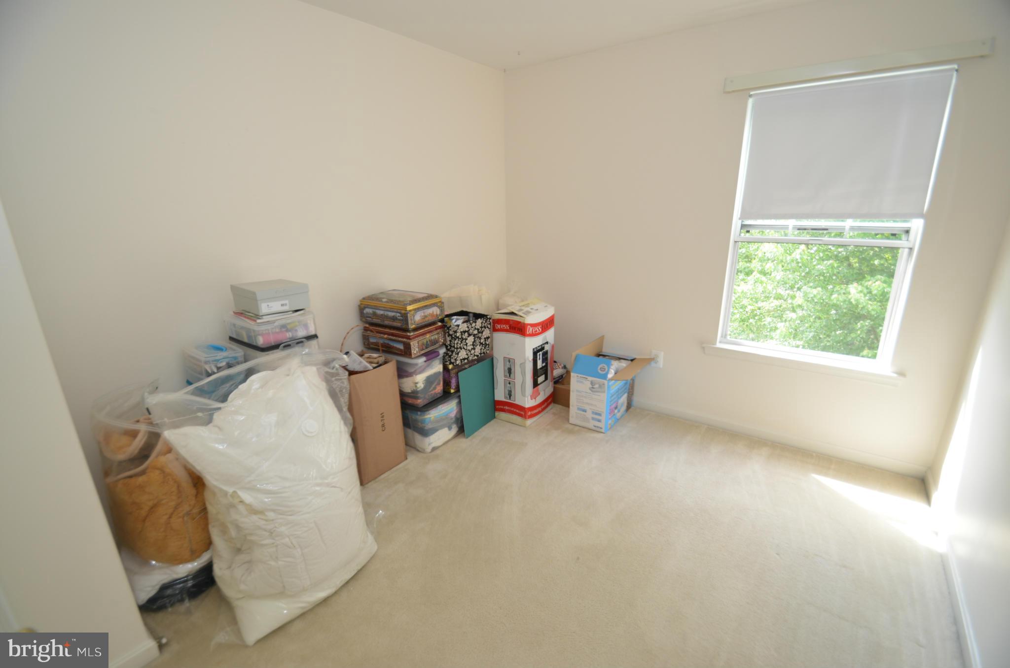 GLENWOOD MEWS - Residential Lease