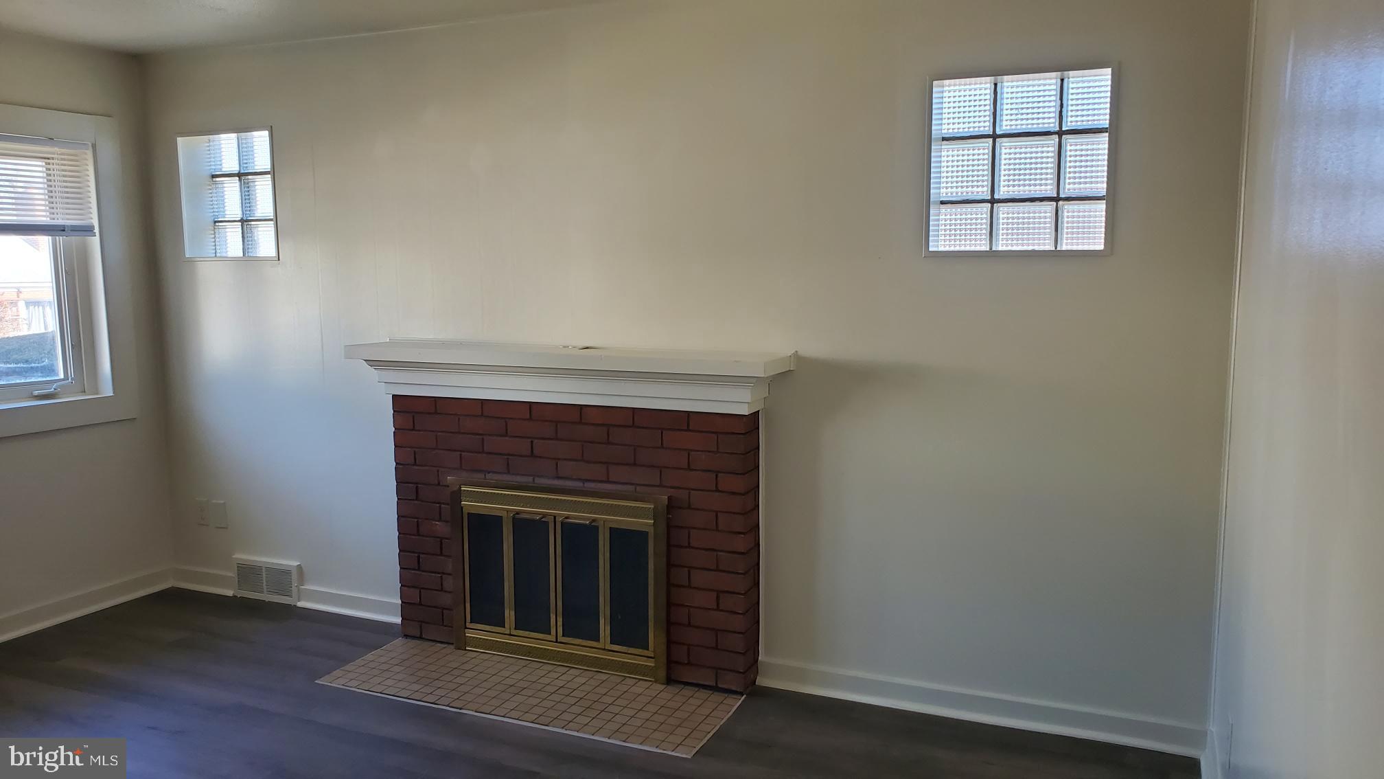 COLONIAL PARK GARDENS - Residential Lease