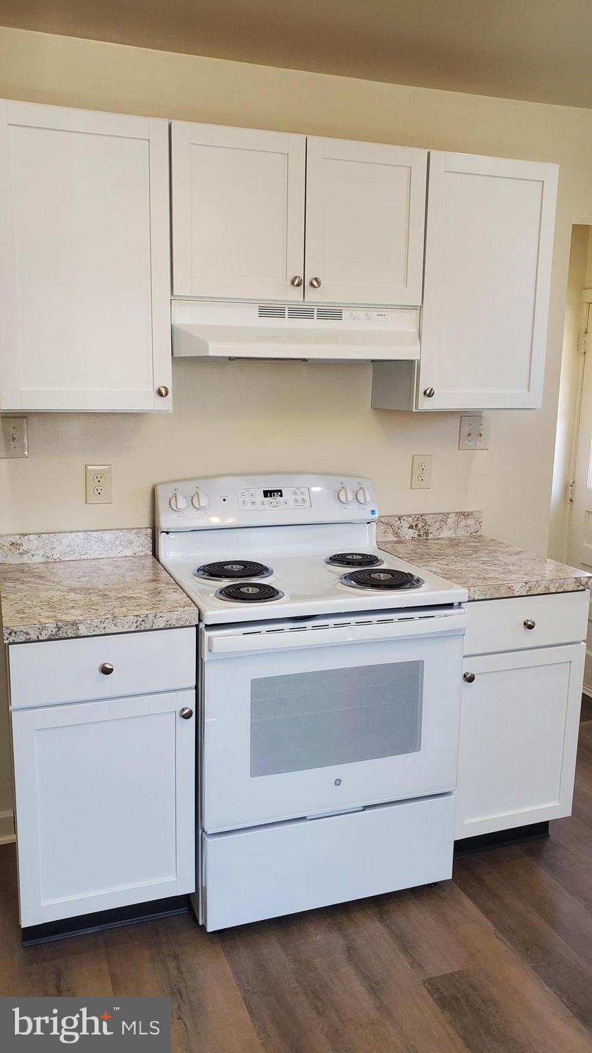 COLONIAL PARK GARDENS - Residential Lease