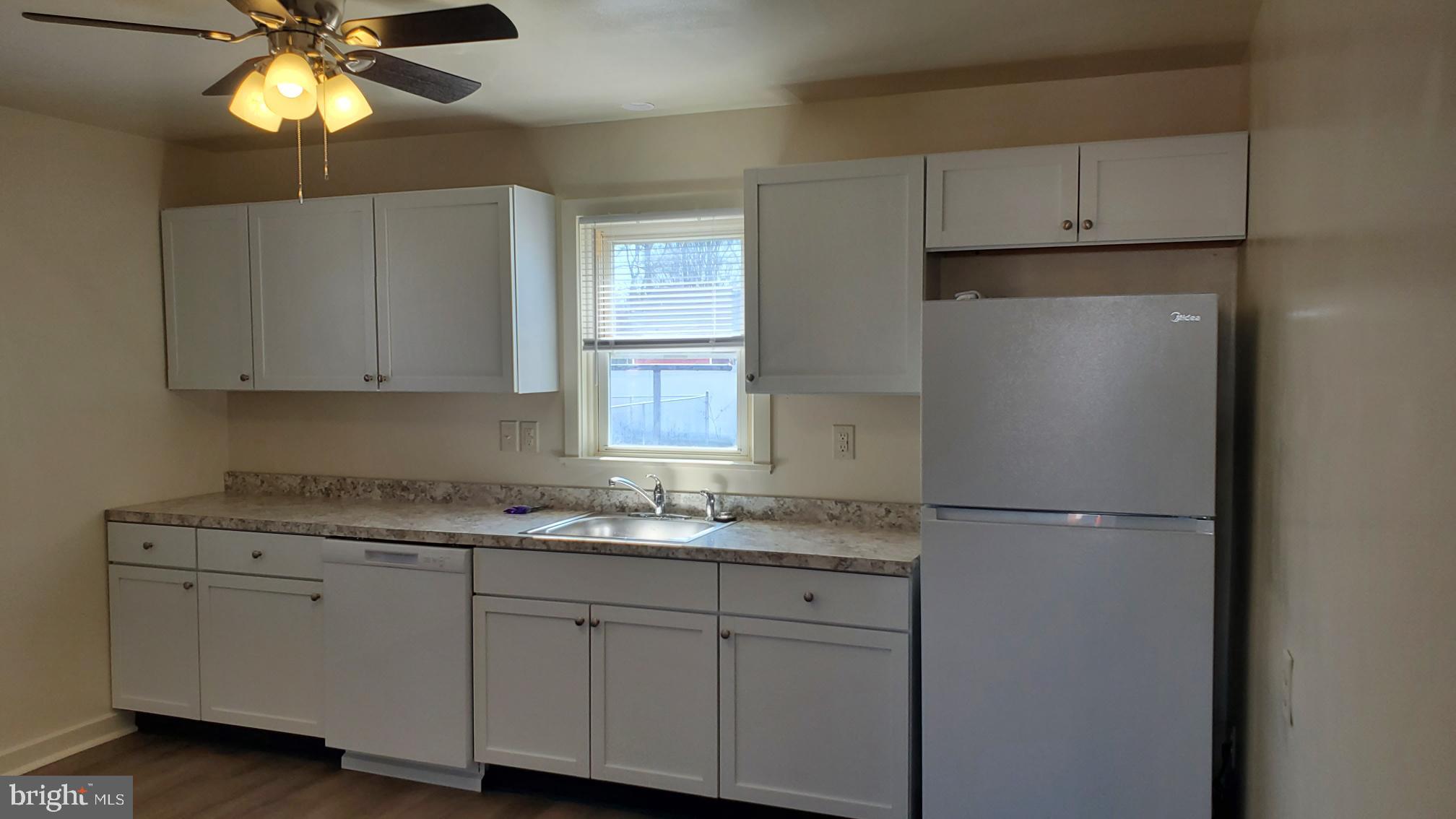 COLONIAL PARK GARDENS - Residential Lease