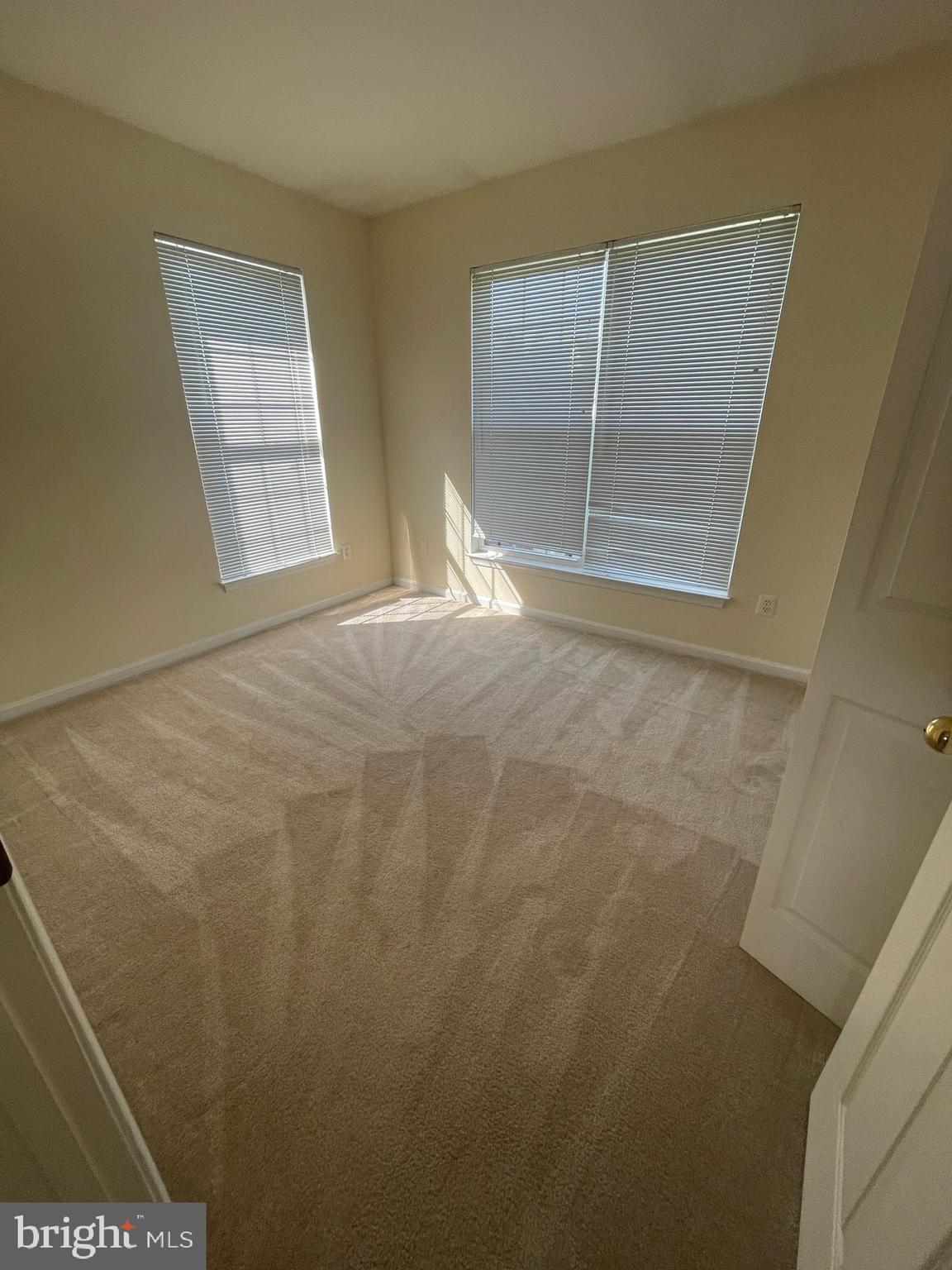 LAKESIDE AT SOUTH RIDING - Residential Lease