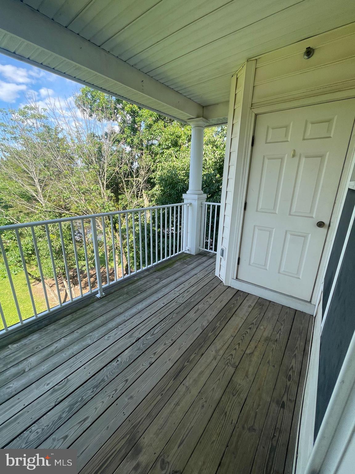 LAKESIDE AT SOUTH RIDING - Residential Lease