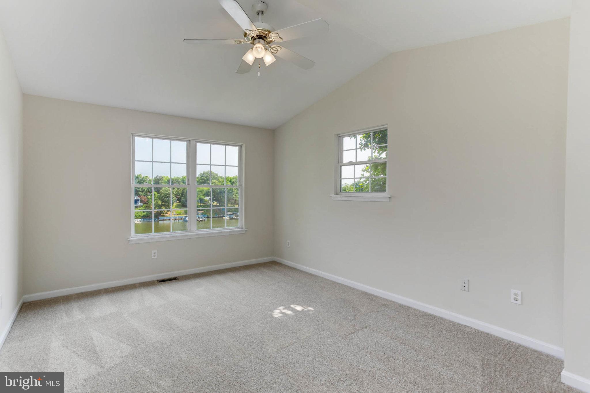 SILVER SANDS - Residential