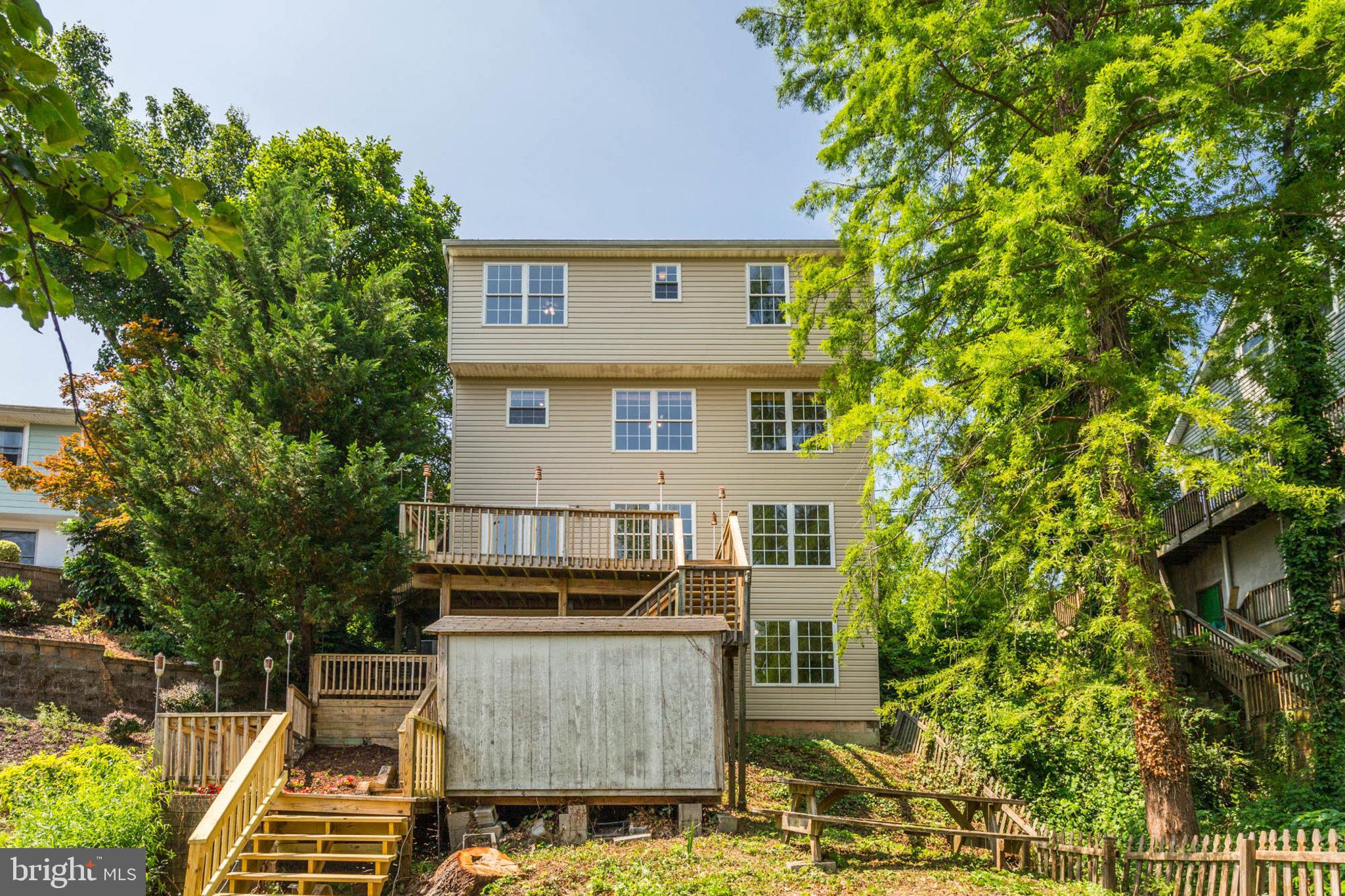 SILVER SANDS - Residential