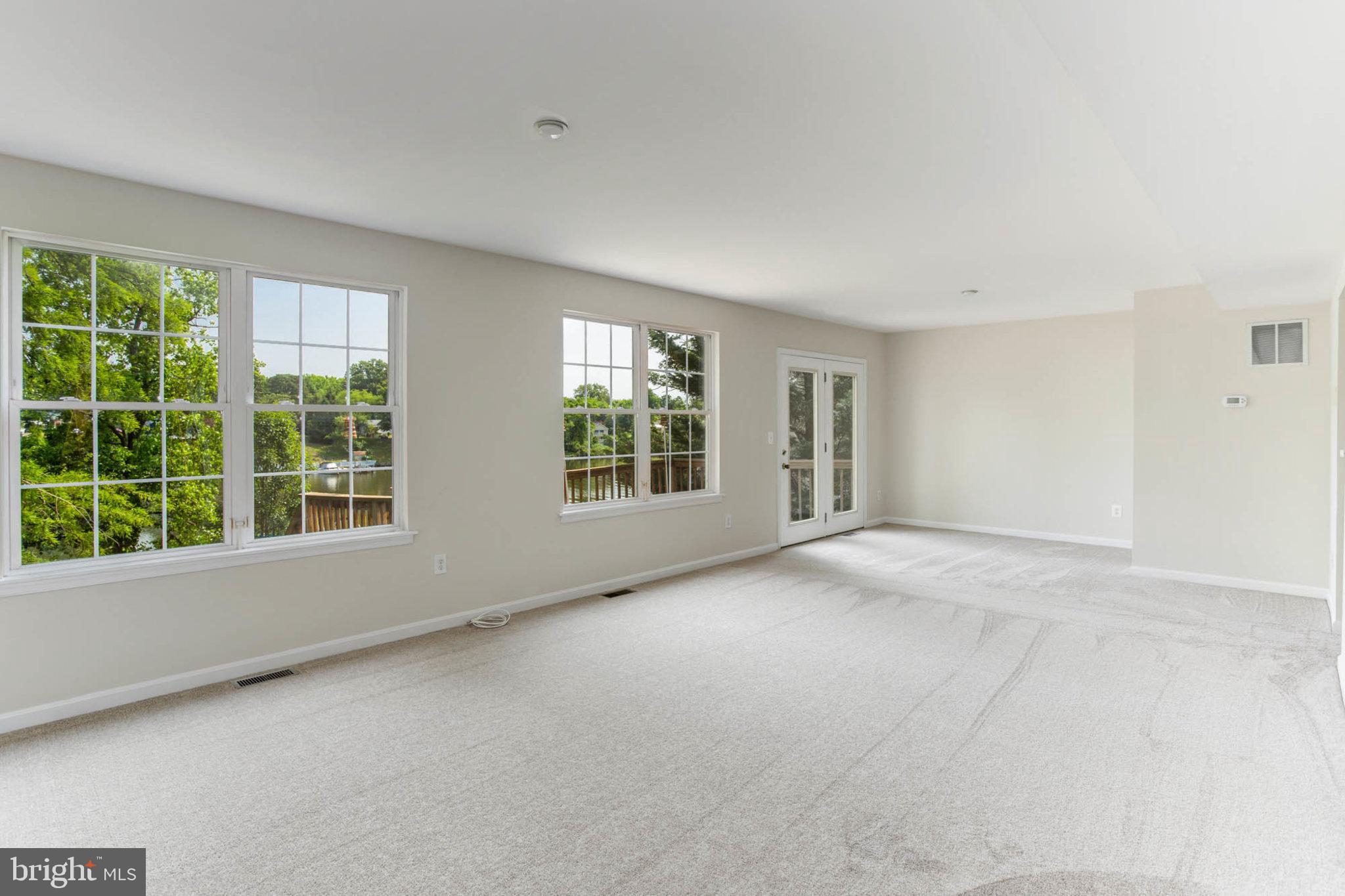 SILVER SANDS - Residential