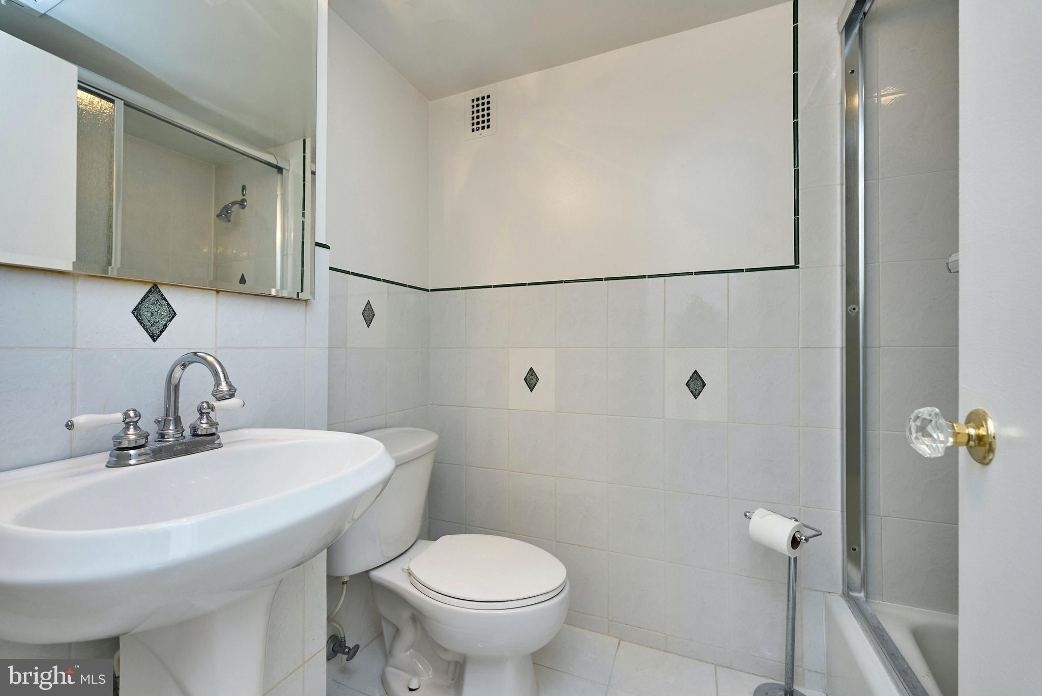 PAVILION ON THE PARK - Residential Lease