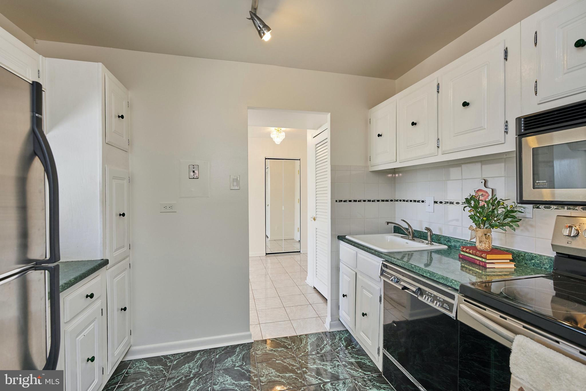 PAVILION ON THE PARK - Residential Lease