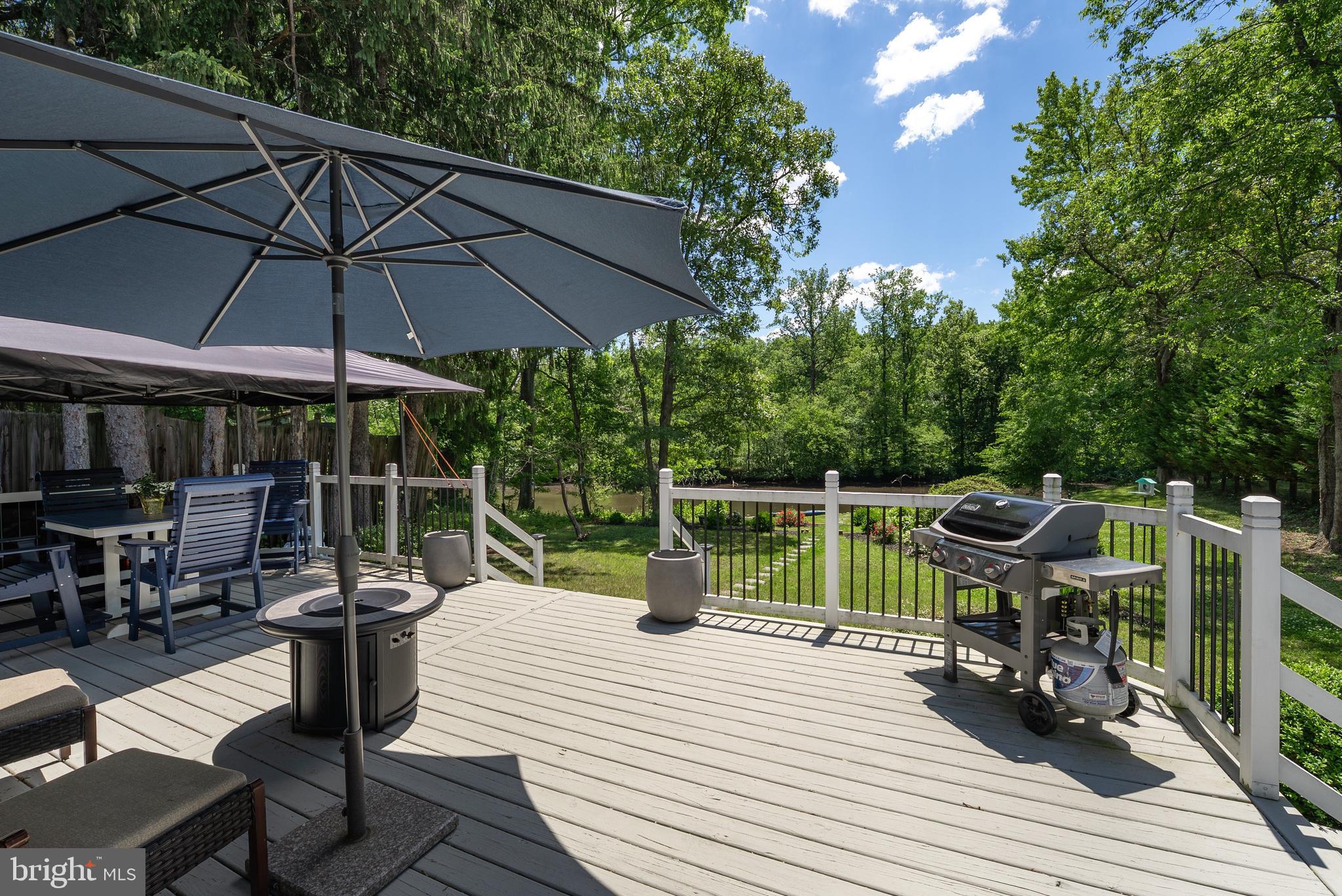 RIVERS EDGE - Residential