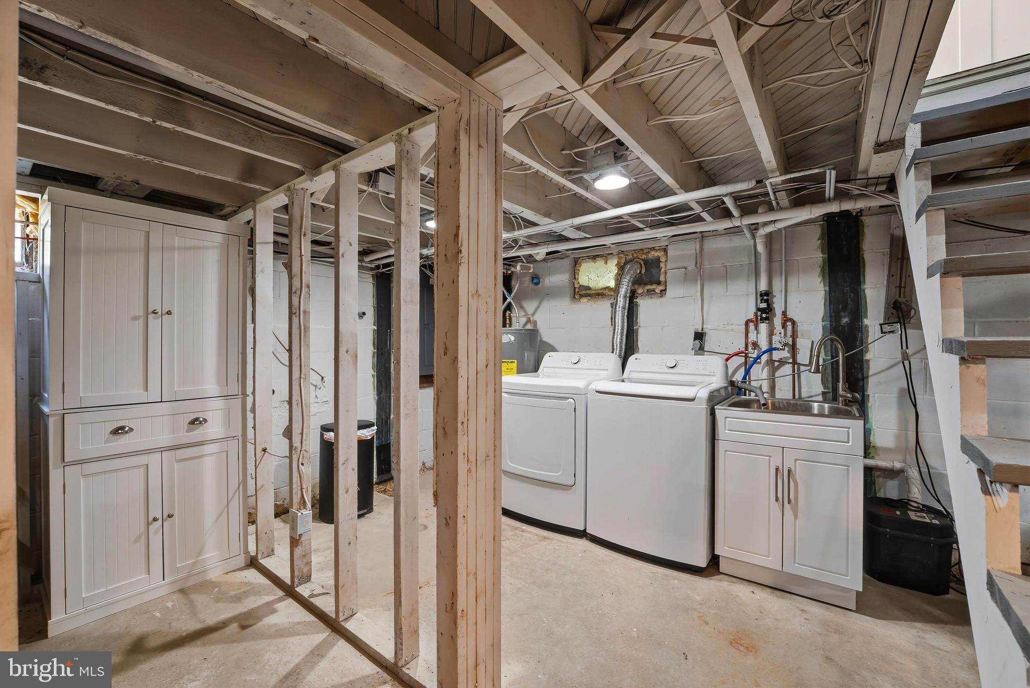 RIVERS EDGE - Residential