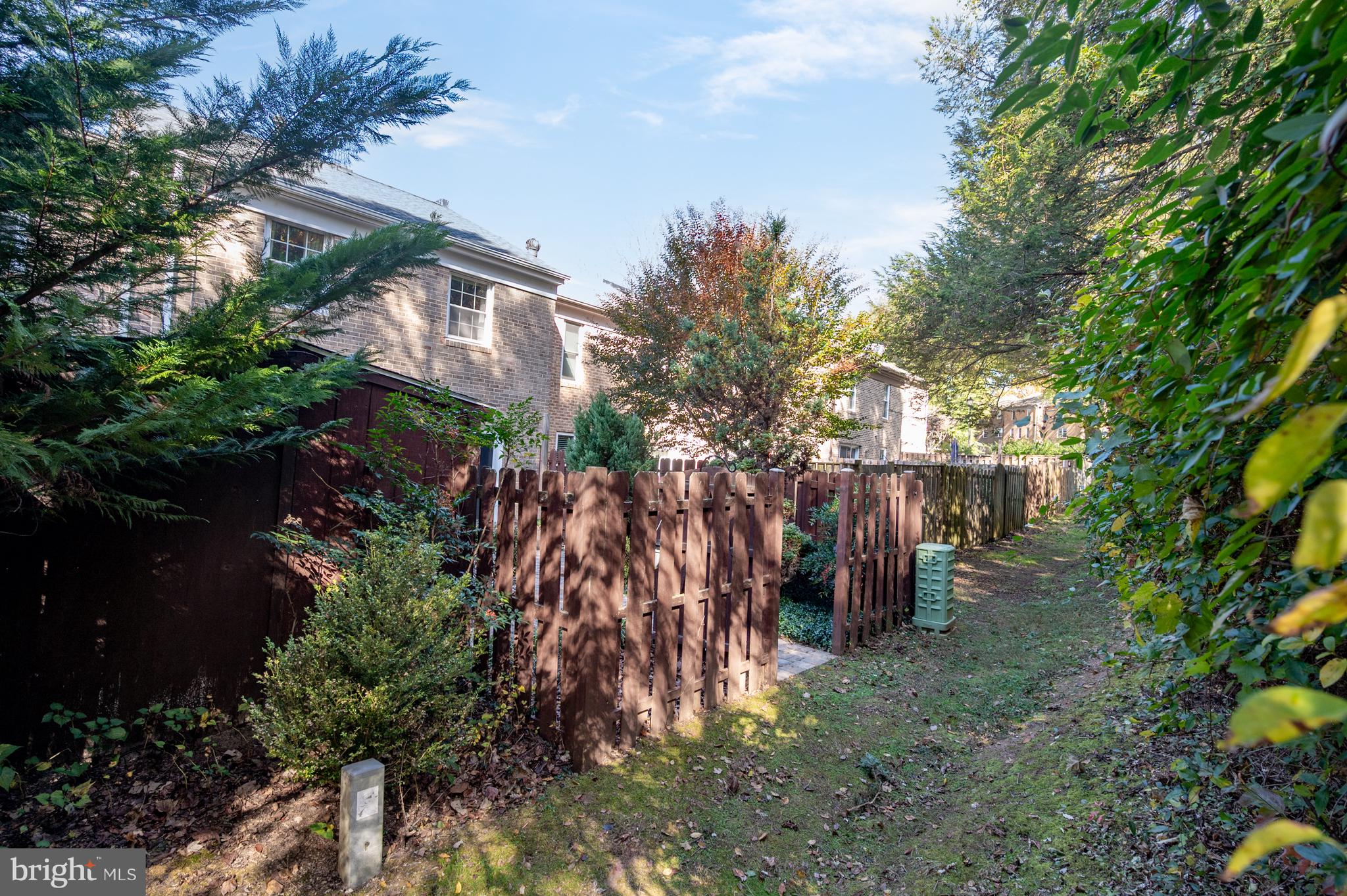 LAKEPOINTE - Residential