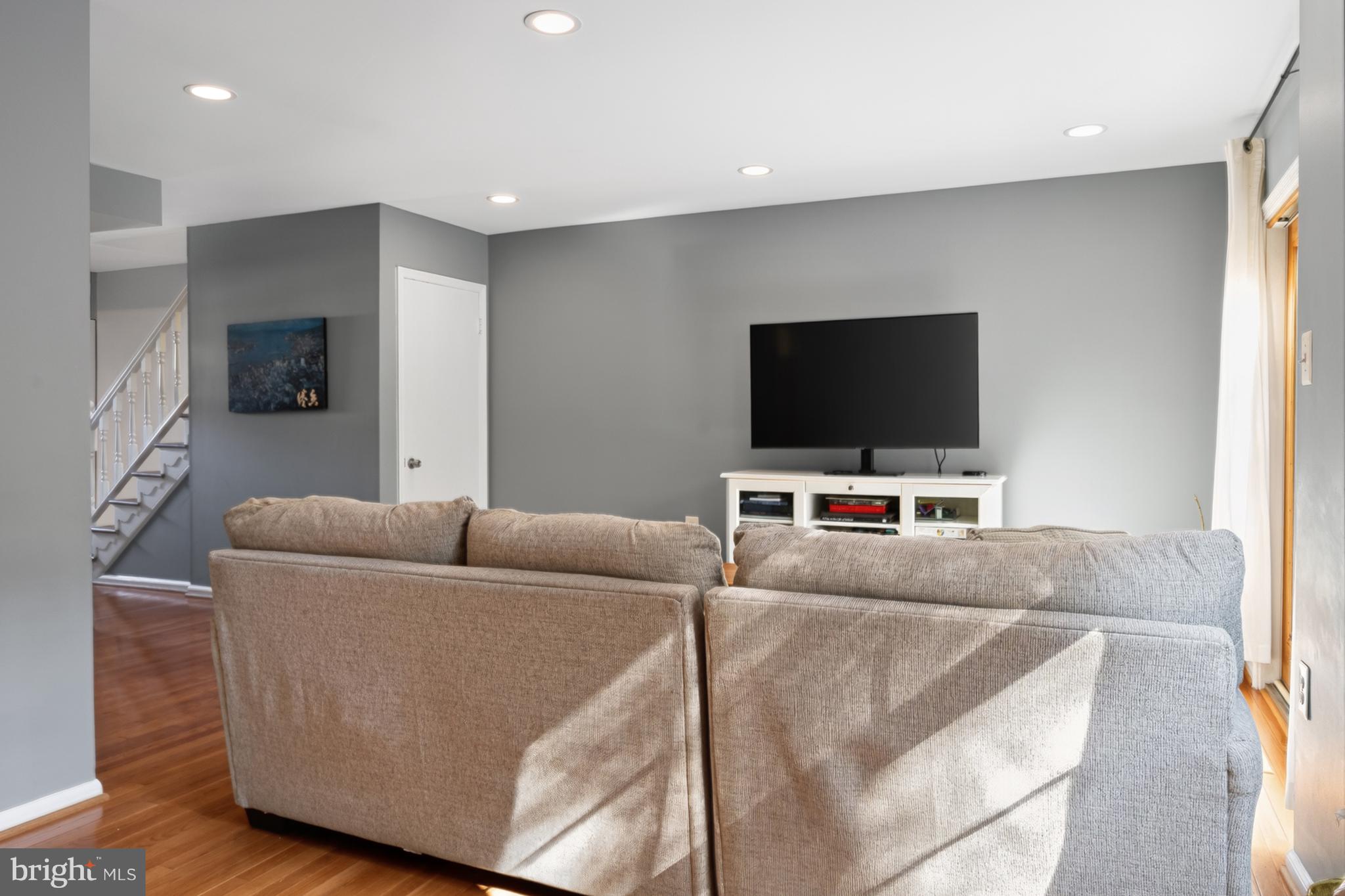 LAKEPOINTE - Residential