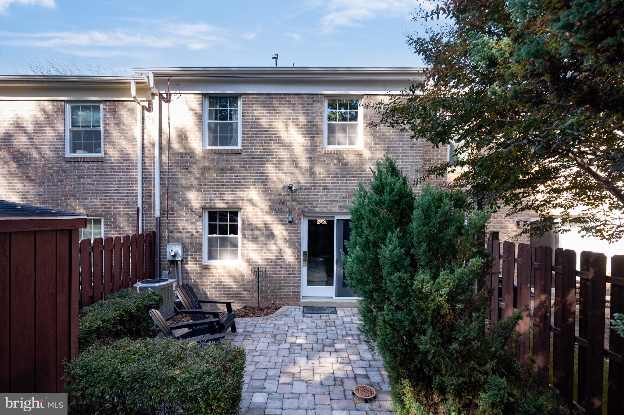 LAKEPOINTE - Residential