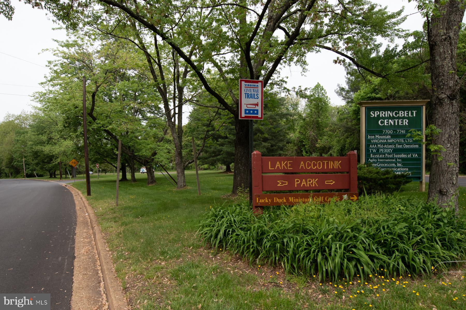 LAKEPOINTE - Residential