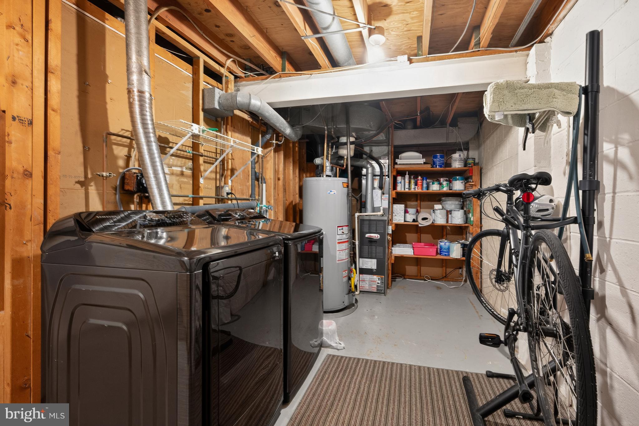 LAKEPOINTE - Residential