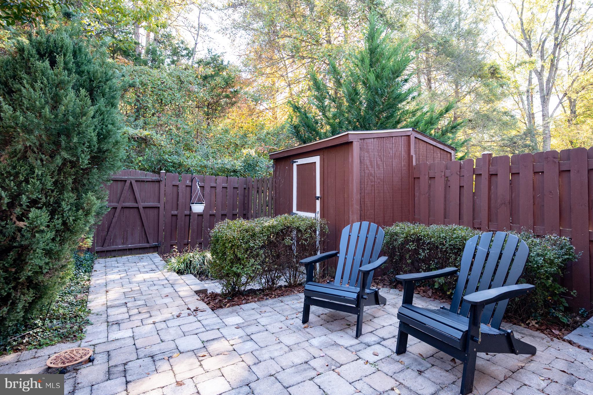 LAKEPOINTE - Residential