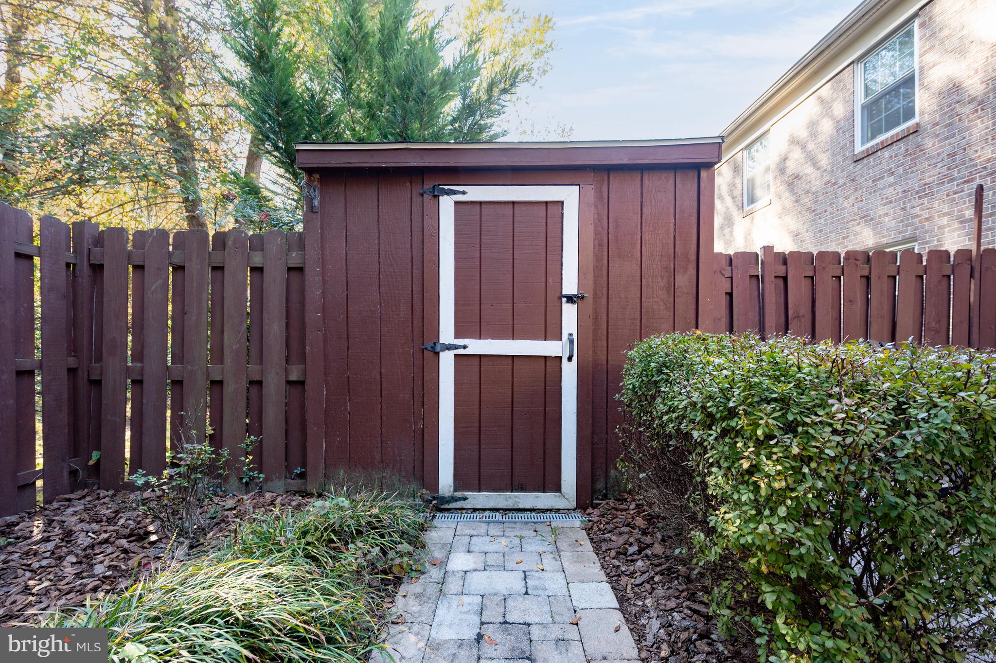 LAKEPOINTE - Residential