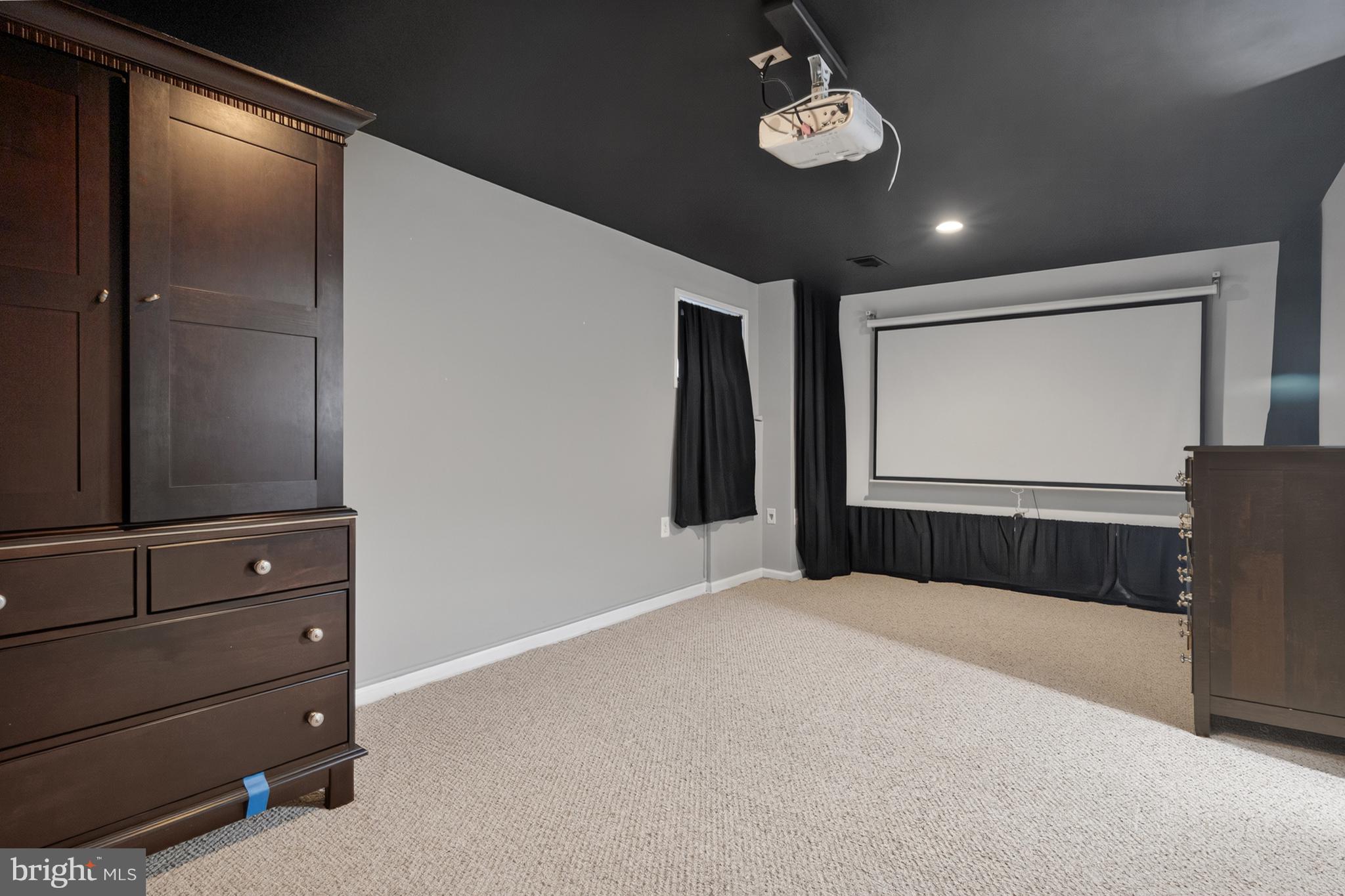 LAKEPOINTE - Residential