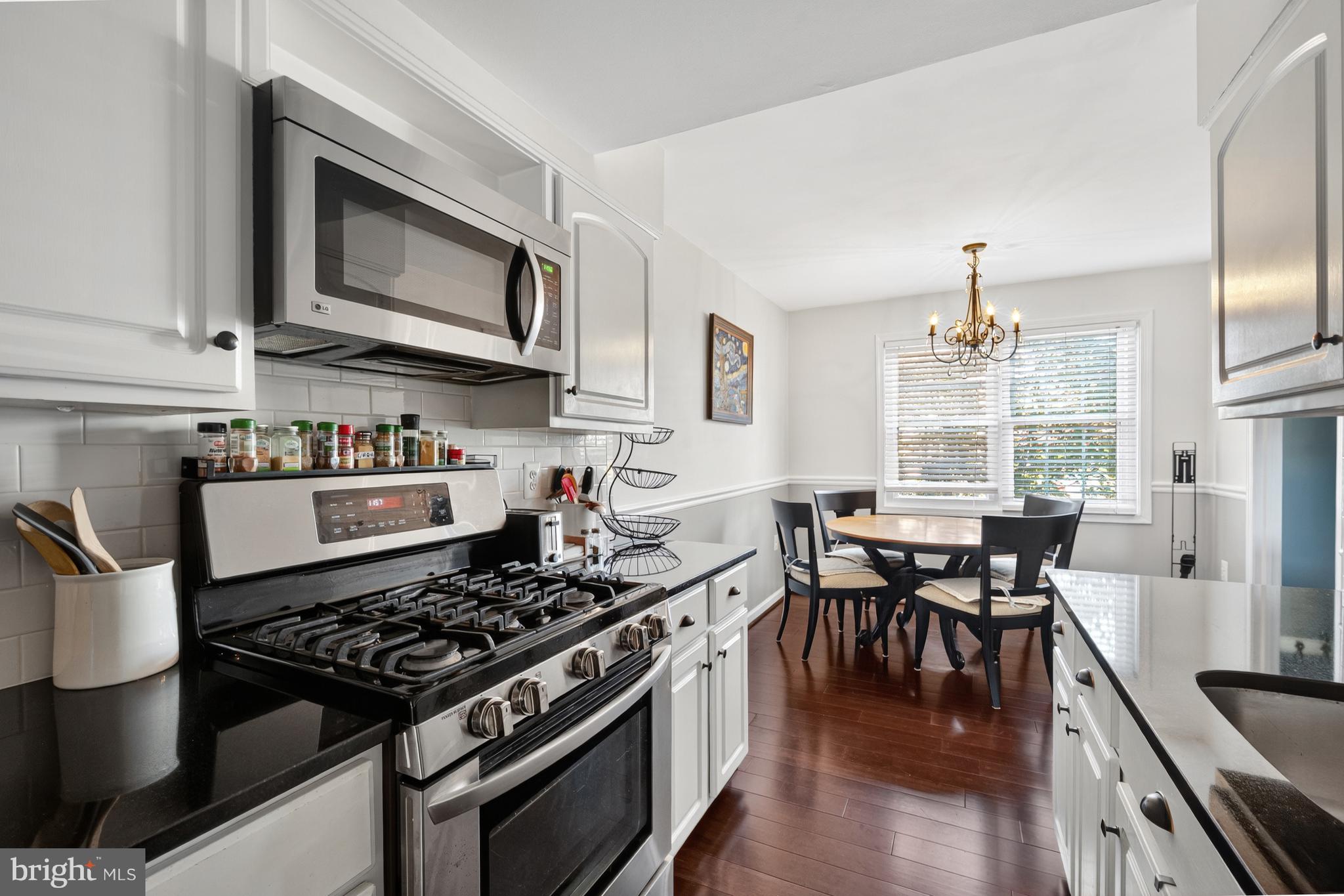 LAKEPOINTE - Residential