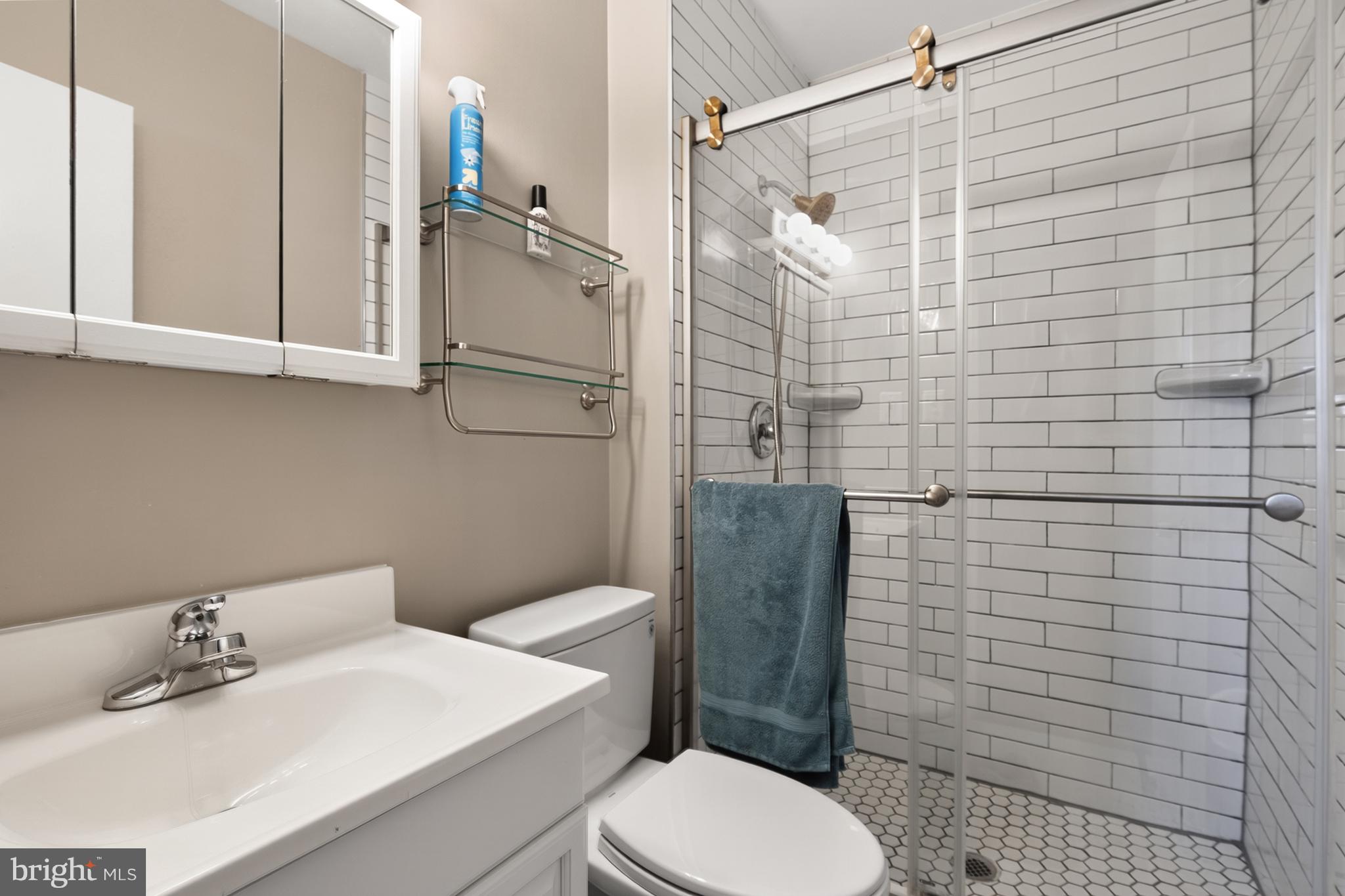 LAKEPOINTE - Residential