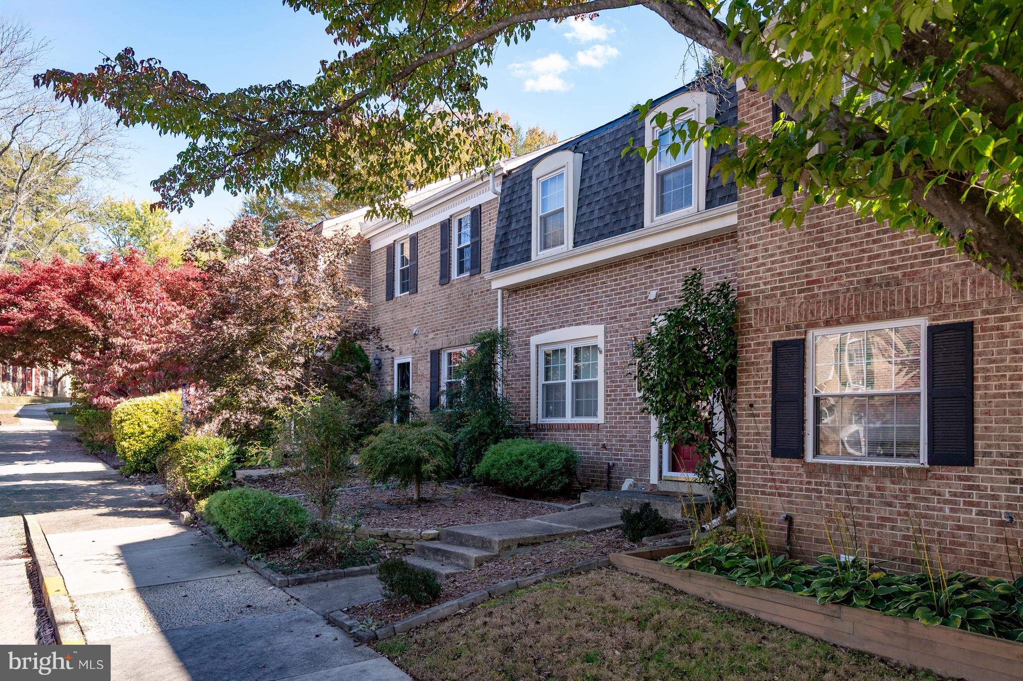 9909 LAKEPOINTE DRIVE