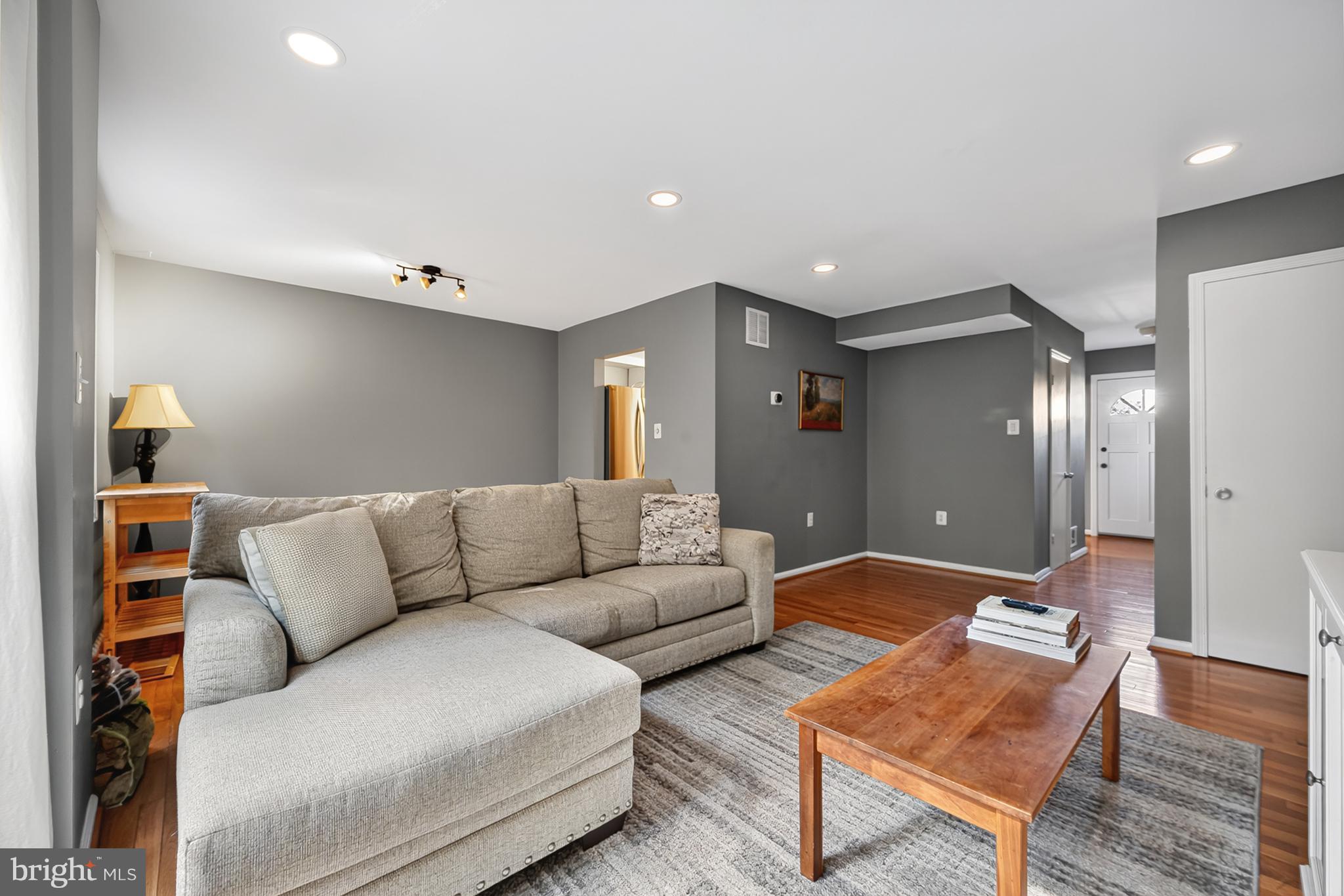 LAKEPOINTE - Residential