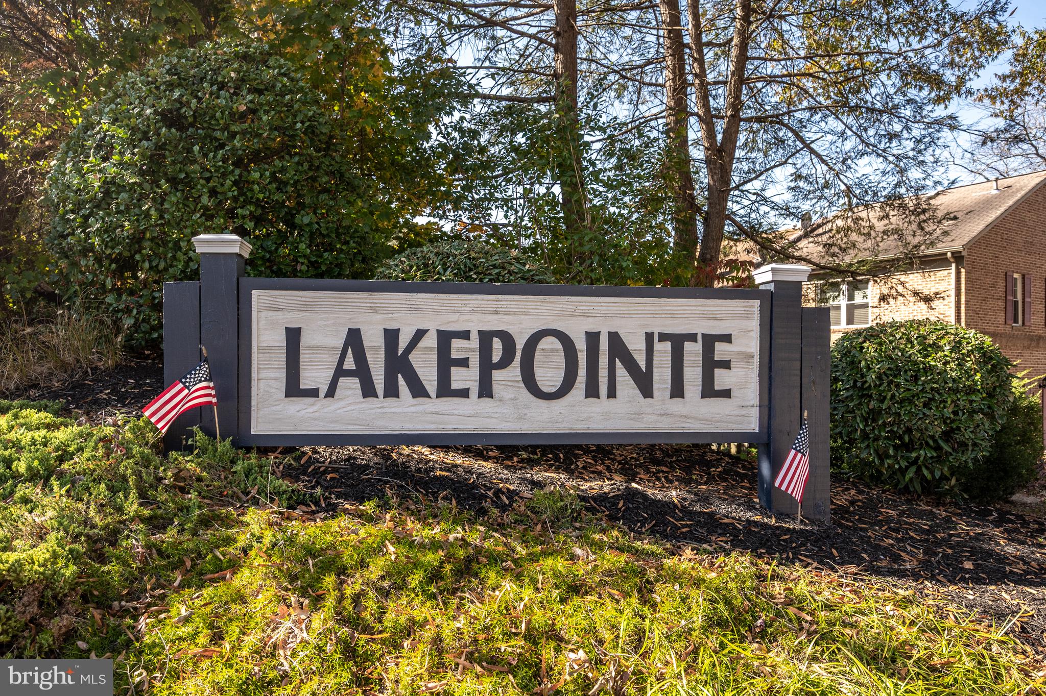 LAKEPOINTE - Residential