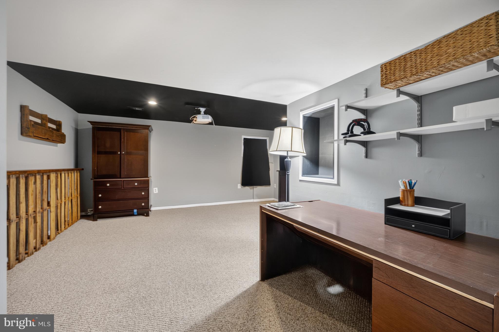 LAKEPOINTE - Residential