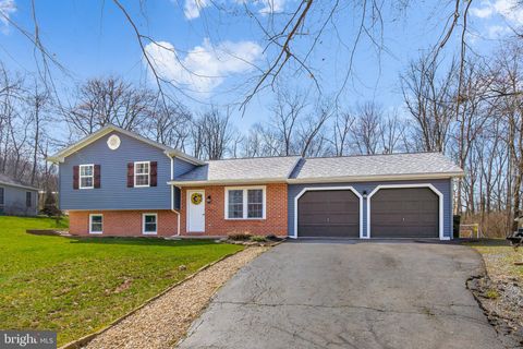 Photo of 7 Woodland Drive, Stevens, PA 17578 (MLS # PALA2048170)