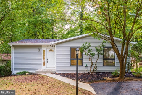 Photo of 11586 Red Leaf Court, RESTON, VA 20191 (MLS # VAFX2344464)