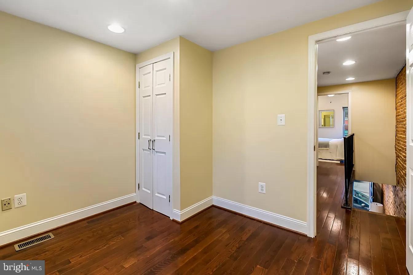 RIVERSIDE - Residential