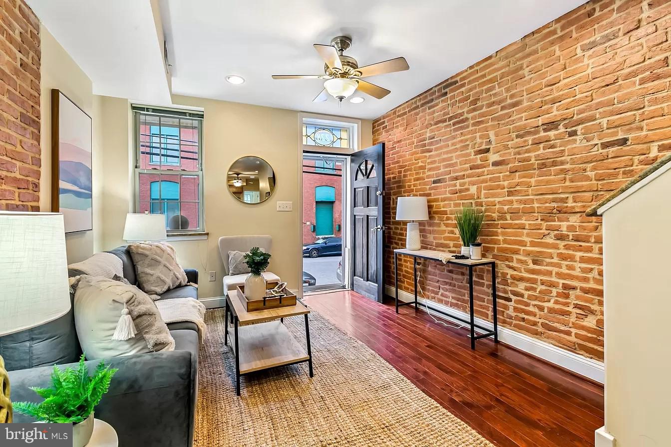 RIVERSIDE - Residential