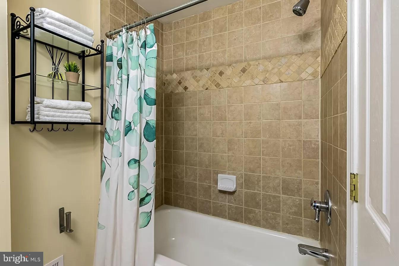 RIVERSIDE - Residential