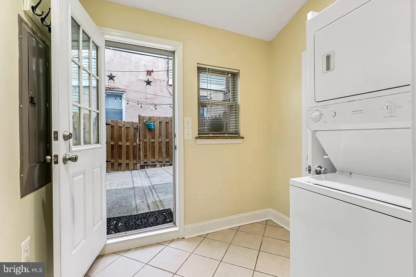 RIVERSIDE - Residential