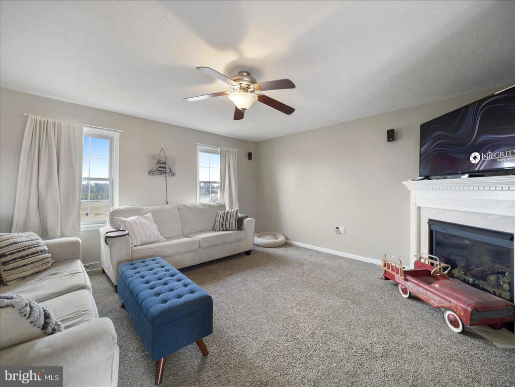 Photo of 1674 Hammond Dr, CHAMBERSBURG, PA 17201 (MLS # PAFL2033062)