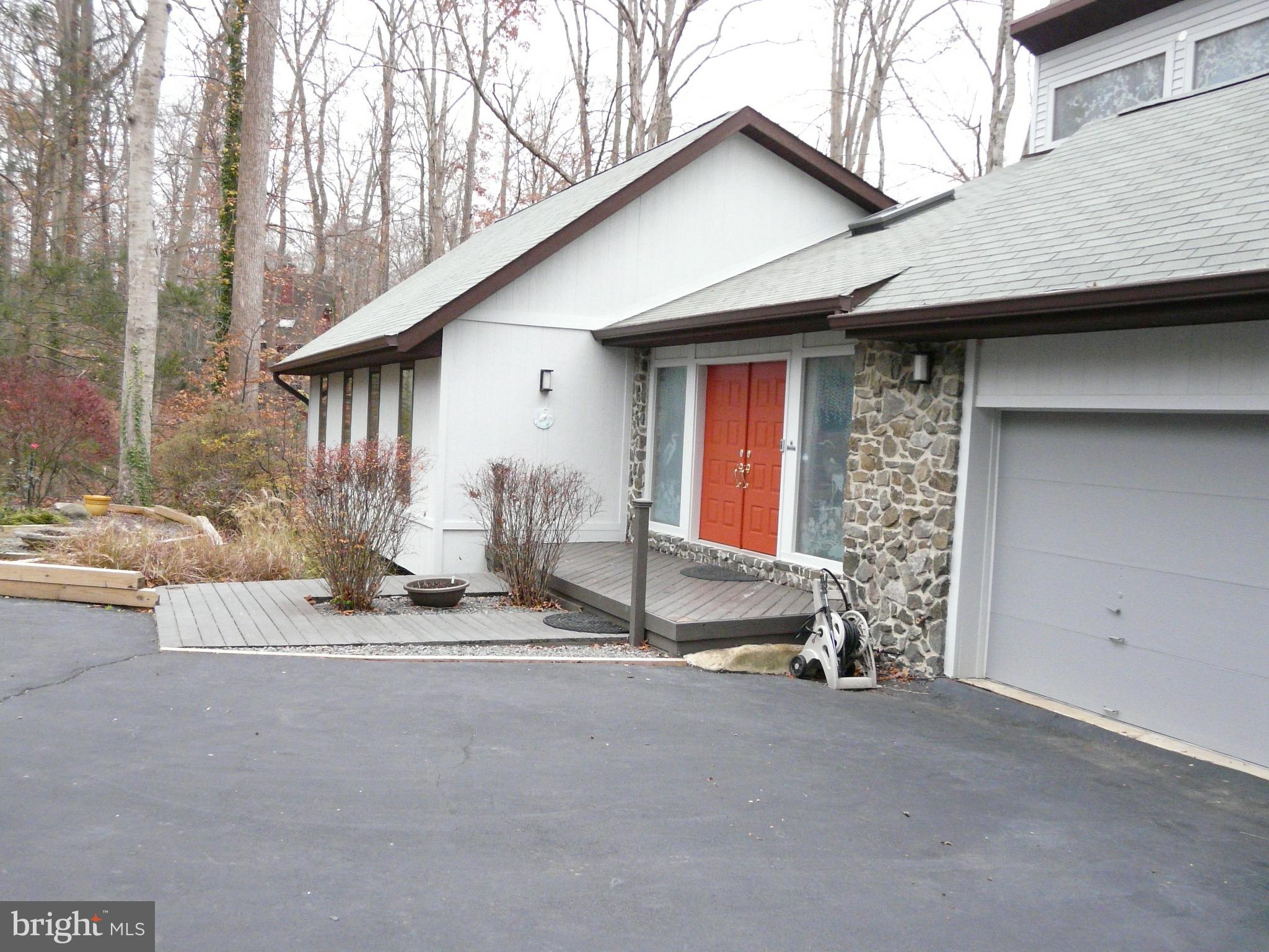 6207 POSSUM TROT COURT