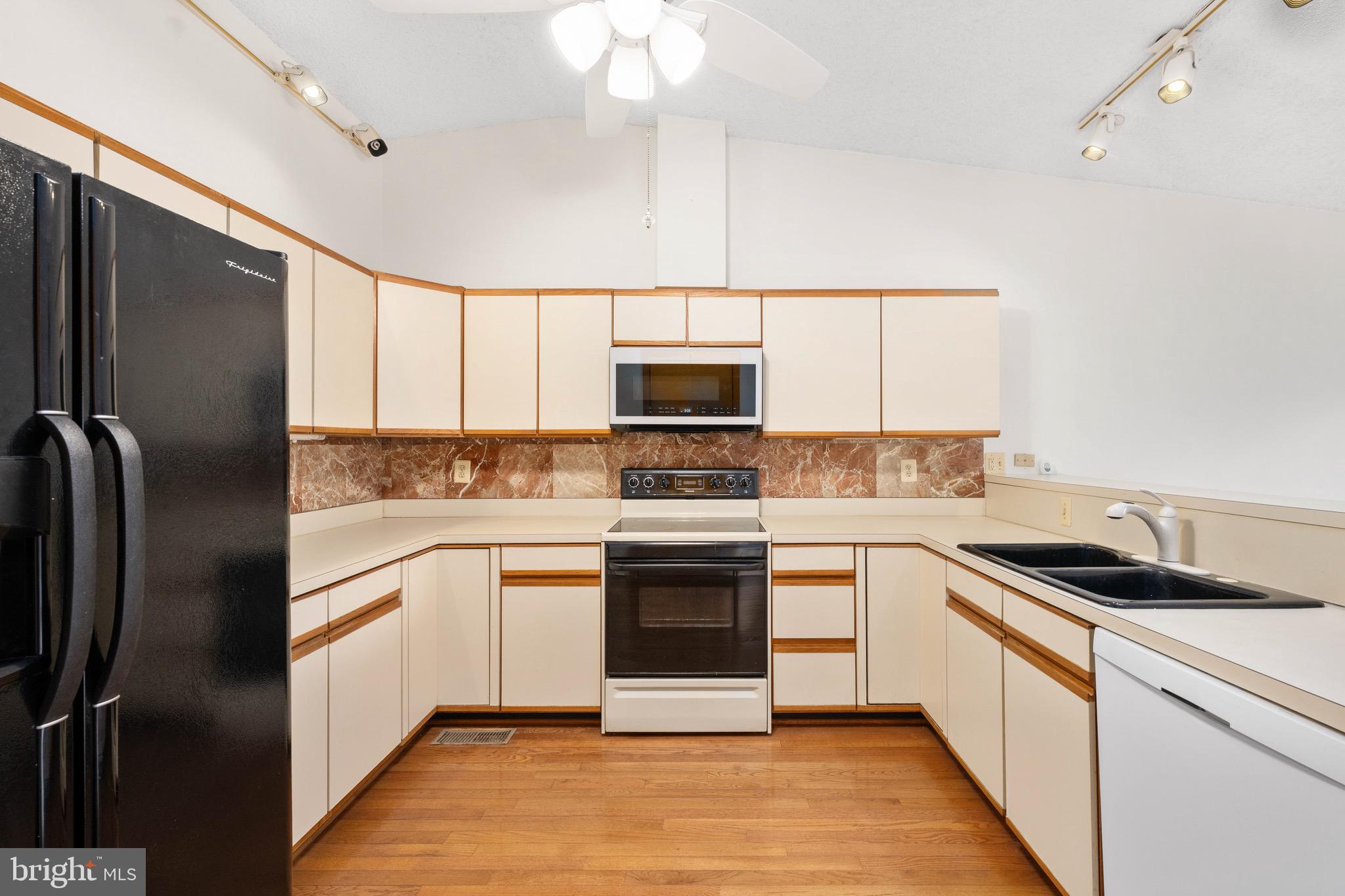 OCCOQUAN FOREST - Residential