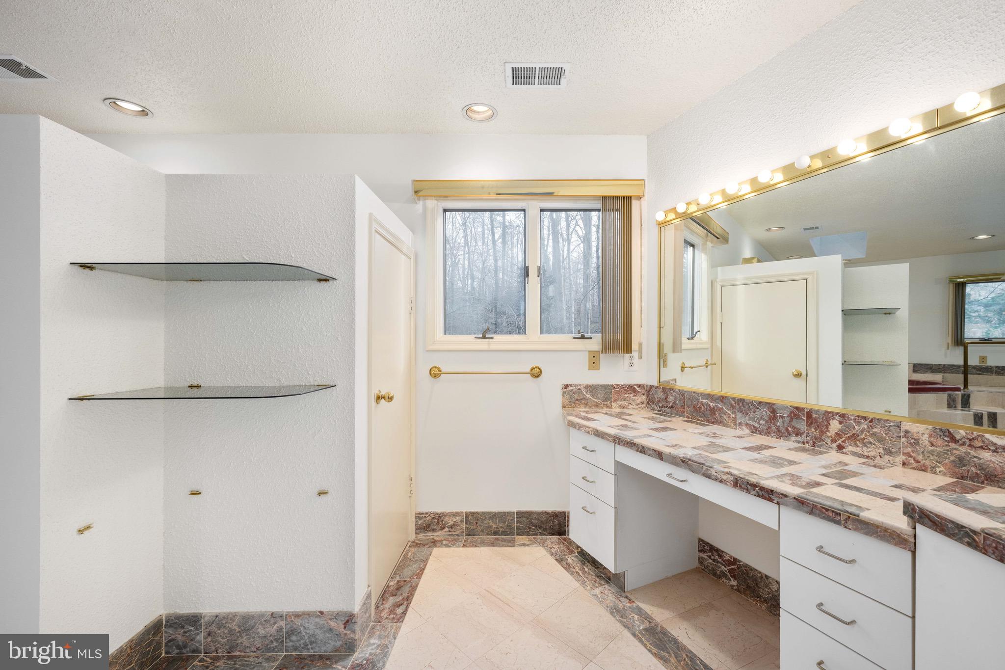 OCCOQUAN FOREST - Residential