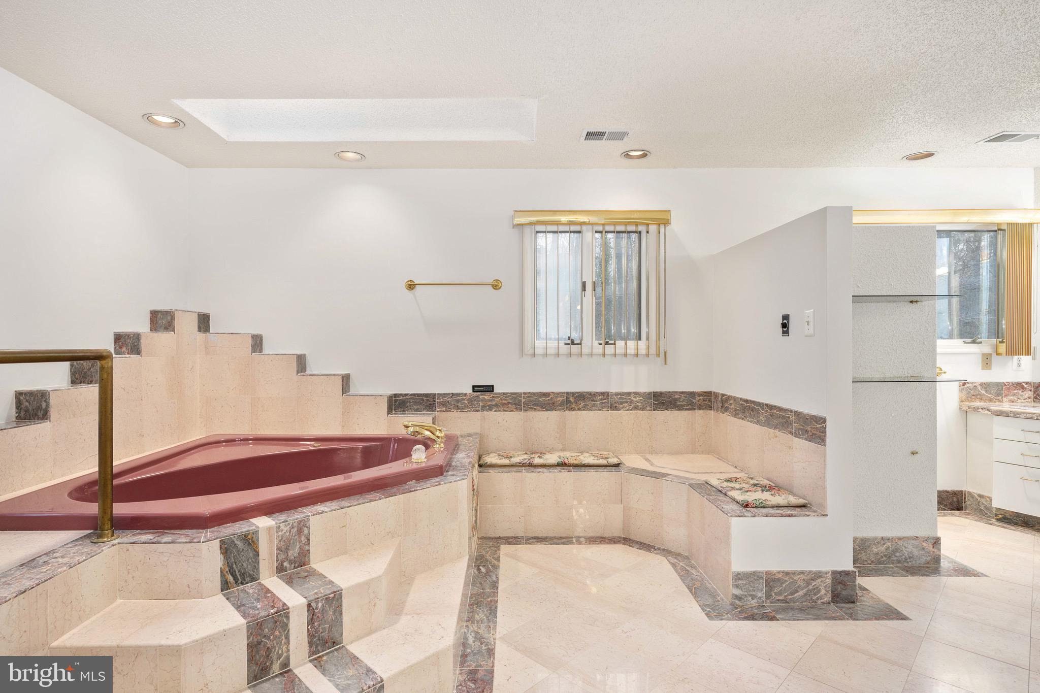 OCCOQUAN FOREST - Residential