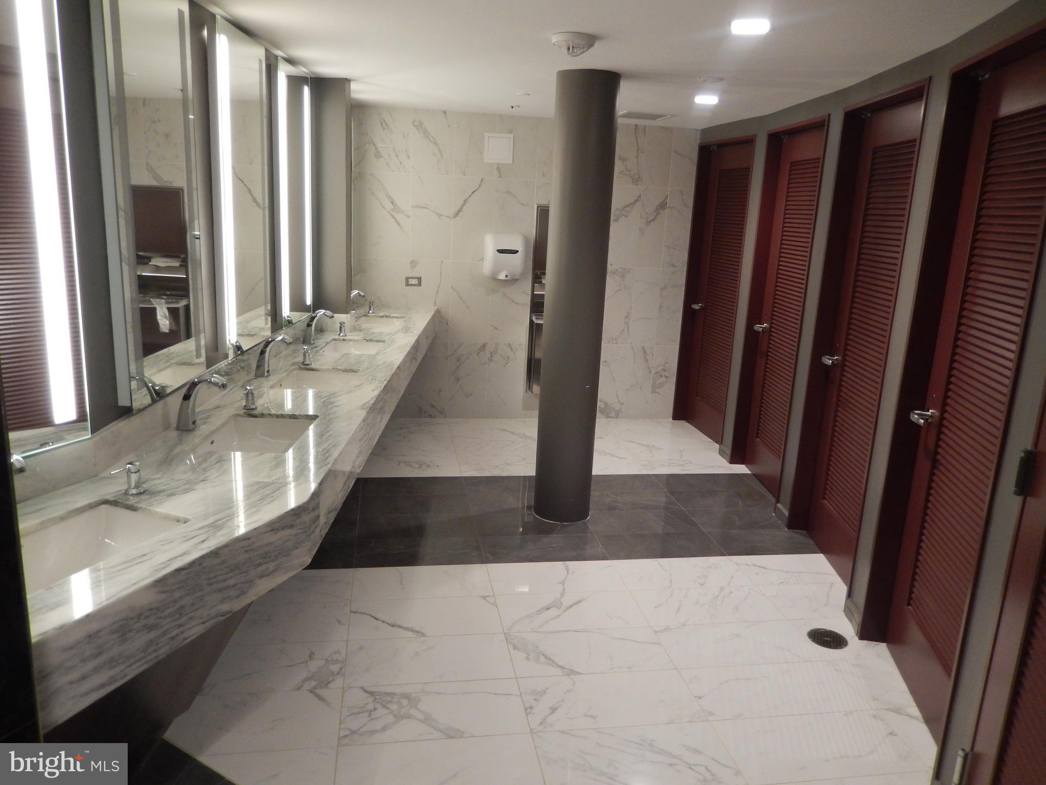 ROTONDA - Residential Lease