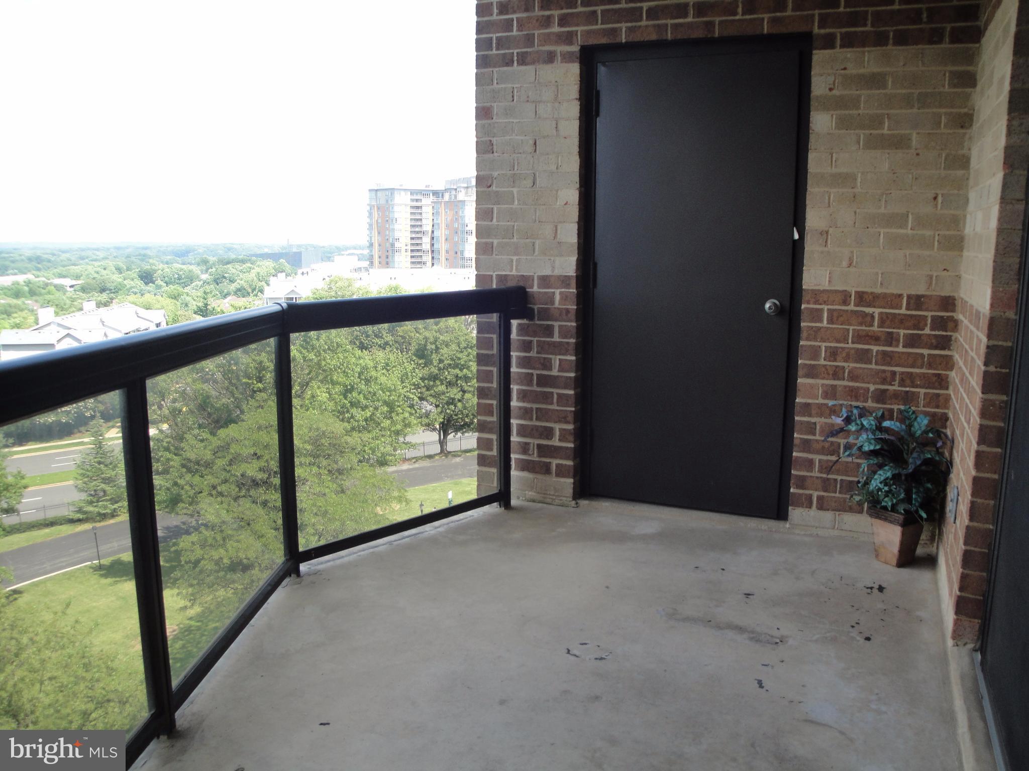 ROTONDA - Residential Lease