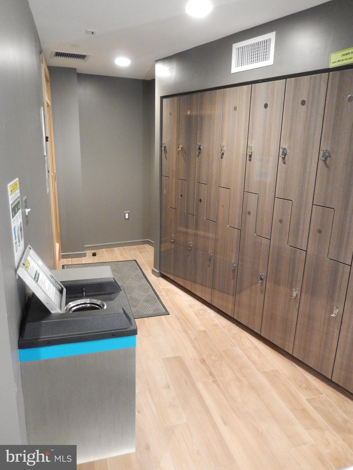 ROTONDA - Residential Lease