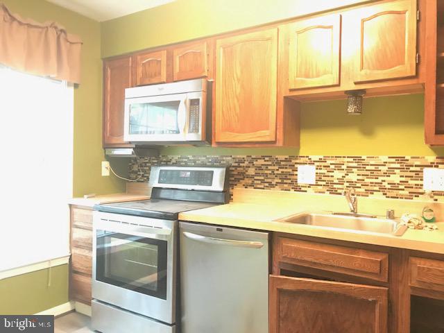 4911 7TH ROAD S 4911