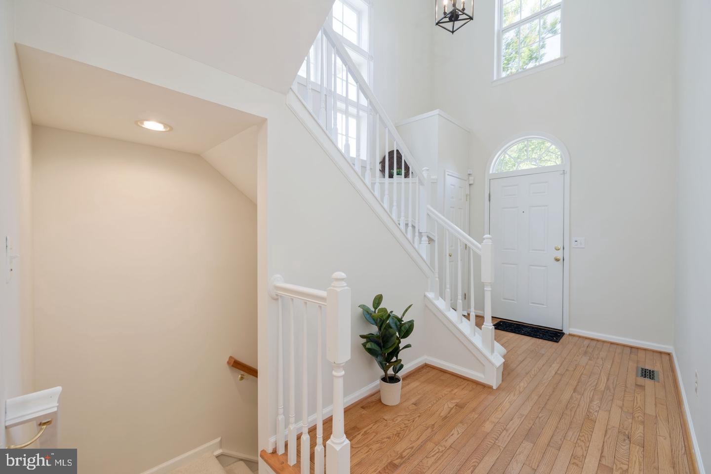 HAWTHORNE - Residential Lease